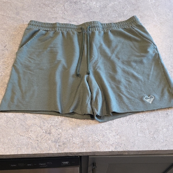 (J43) No Boundaries Olive Green Cloth Shorts Plus XXL/2XL (19) - Picture 1 of 8